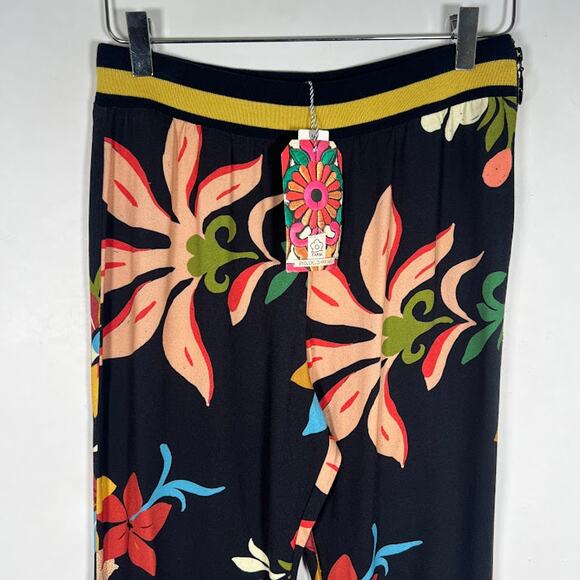 NEW! Farm Rio Calla Flared Retro Floral Pants S Black Motif Retro Boho $148 - Picture 6 of 11